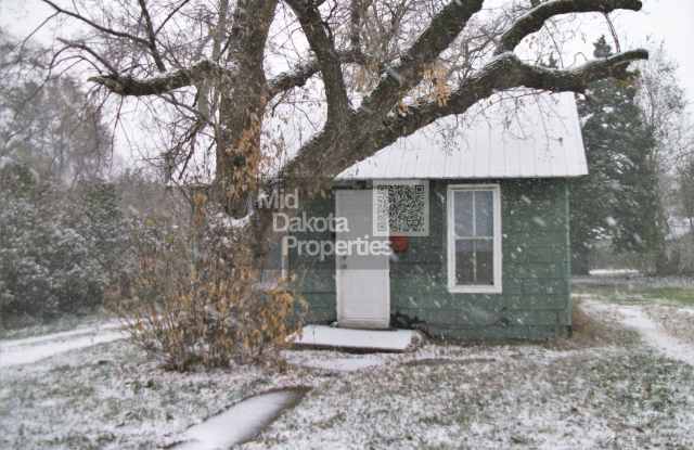 512 S Duff-1 Bedroom House - 512 South Duff Street, Mitchell, SD 57301