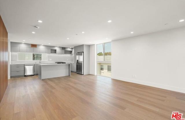 1752 N Van Ness Ave photos photos