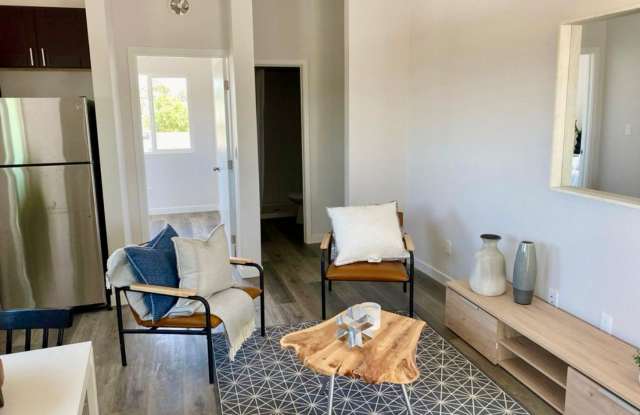 Move in Promotion for 12 Months! Remodeled 2 Bed/1 Bath Gallery 3