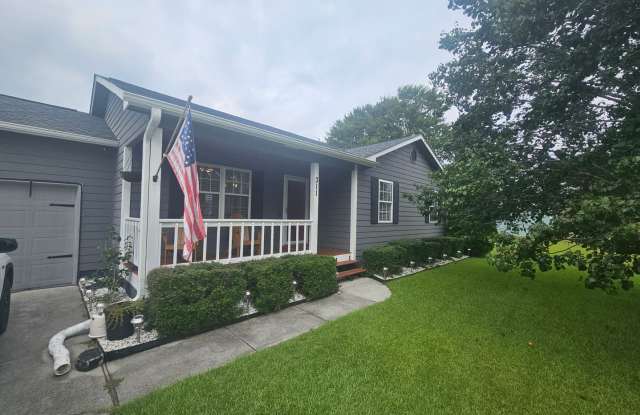 Gorgeous 3 Bedroom Home In Hubert! photos photos