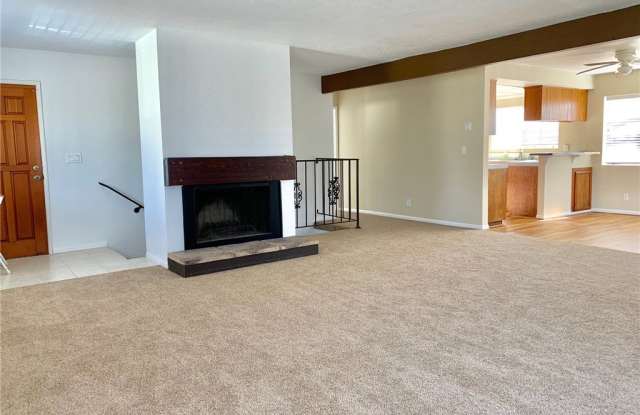 26322 Via California Gallery 4