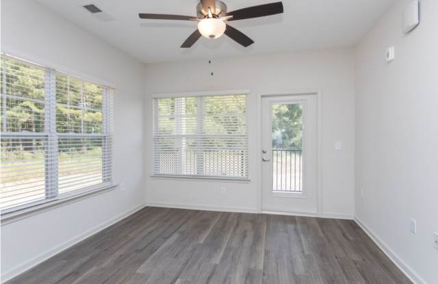 The Laurel- 1 Bedroom Gallery 4