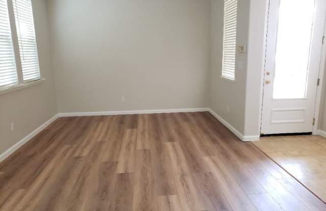 2485 Turnberry Ct Gallery 4