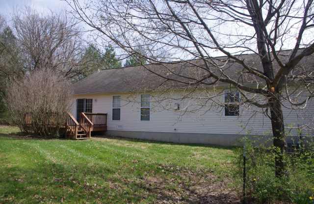 Spacious home for rent-Short Term Rental-only through February 2027 Gallery 3