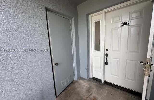 2003 SE 27th Dr Gallery 2
