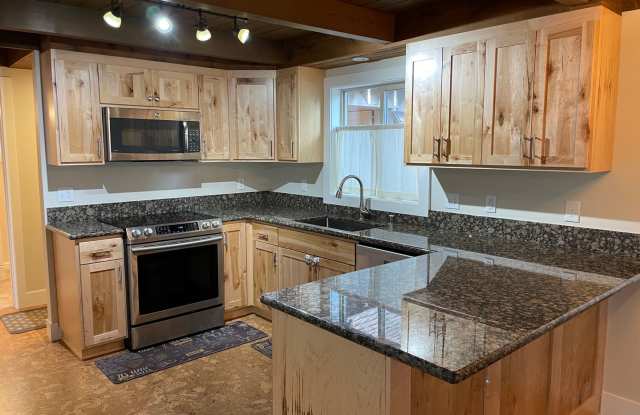 Gardner Mountain Gem - Just Steps from Miles and Miles of Trails Gallery 4