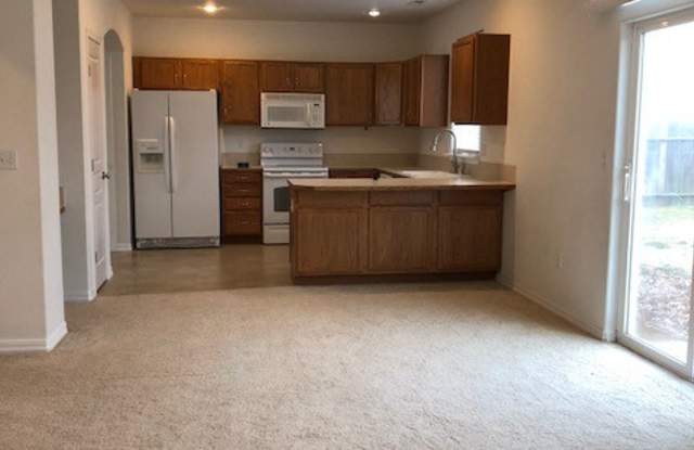 4 Bedroom 2.5 Bath with 2 car garage Gallery 4
