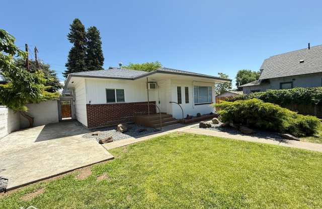 Spacious 3-Bedroom - 2-Bath Home with Bonus Storage Room photos photos