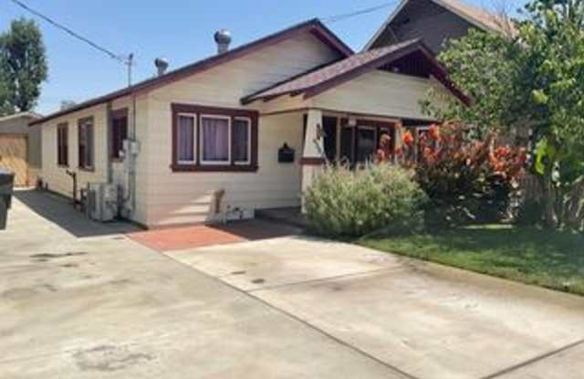 2 Bedroom 1 Bathroom Home in Riverside! photos photos