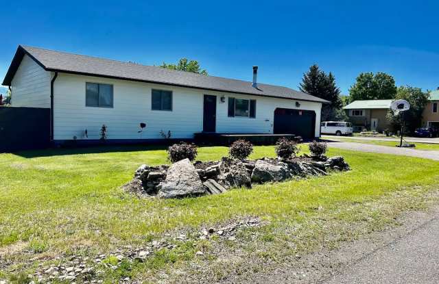 802 Amsterdam Boulevard - 802 Amsterdam Boulevard, Belgrade, MT 59714
