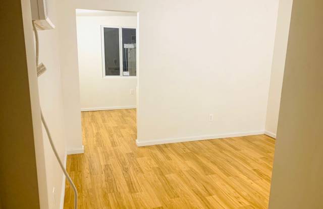 1110 North 58th Avenue Gallery 2