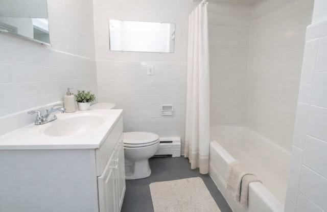 Lynwood Apartments Gallery 4
