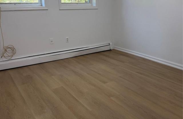 2067 Van Hoesen Avenue Gallery 2