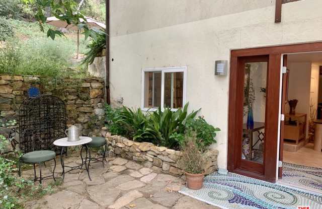1626 SYCAMORE DR Gallery 2
