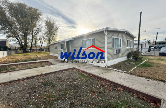 3bd/2ba Home with a Large Yard - Near Randall Park! - 3902 McLean Drive, Yakima, WA 98902