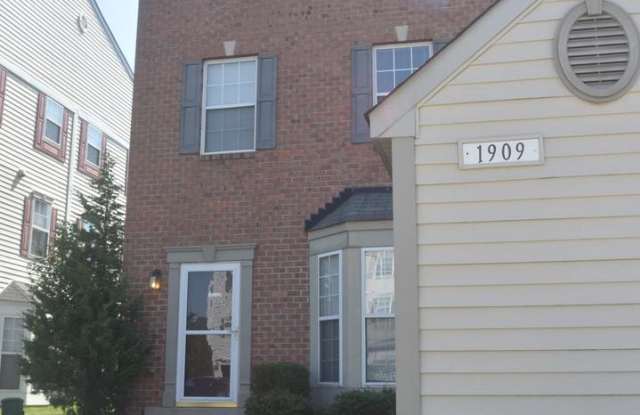1909 CAMELIA CT Gallery 2