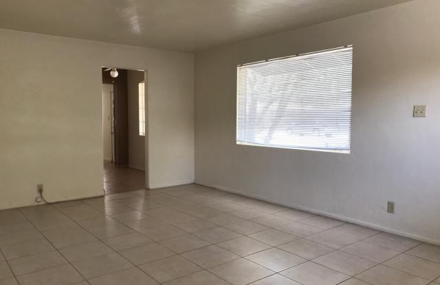 Tempe 3 Bed | 1.5 Bath *Landscaping Included* Close to ASU, Park, Restaurants Gallery 4