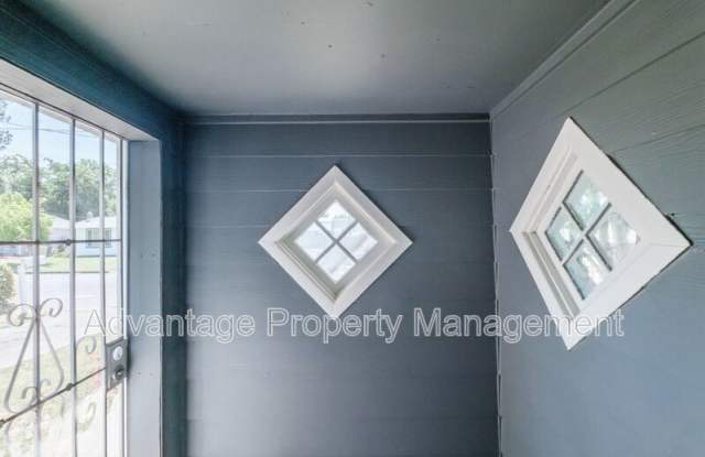 1915 5th Ave SE Gallery 4