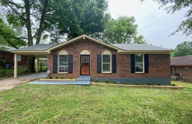 1235 Chickamauga Ave (Westwood) - 1235 Chickamauga Avenue, Memphis, TN 38109