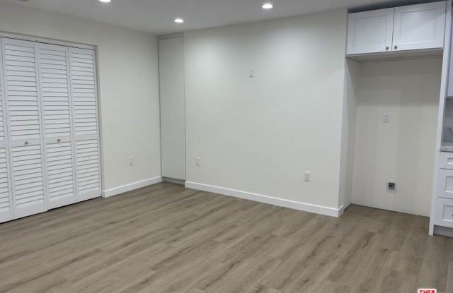 20750 Stagg St photos photos