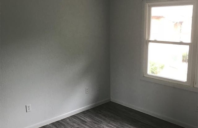 254 Mayfield Avenue - B - 254 Mayfield Ave, Valparaiso, IN 46383