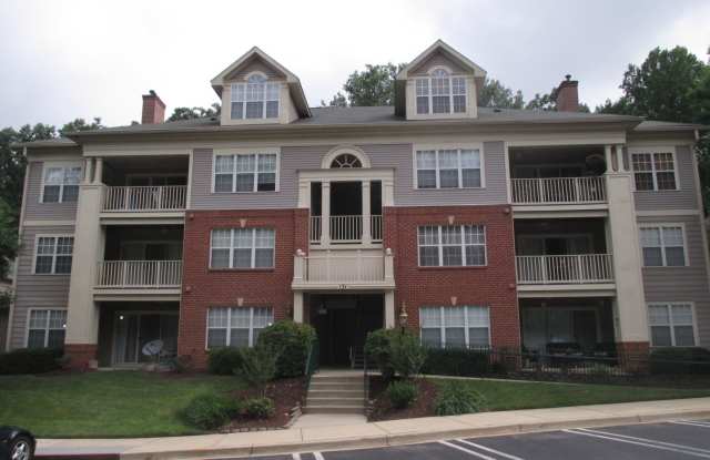 Gorgeous 2 Bedroom Condo in Timberbrook! - 131 Timberbrook Lane, Gaithersburg, MD 20878