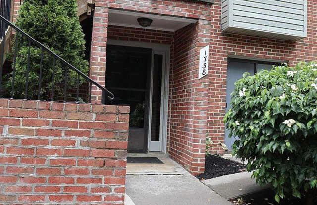 Blacksburg, 3 BR / 2 BA Available August 20 photos photos