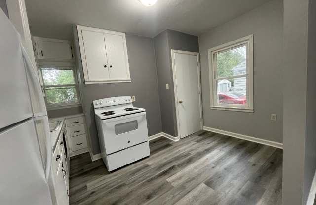 2 bed, 1 bath home for rent in Waterloo photos photos