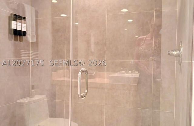2135 Washington Ct Gallery 3