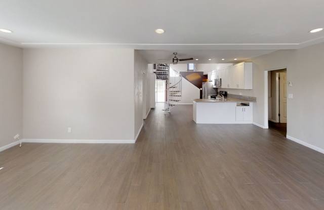 BIG House! Spacious bedrooms! Garage and Driveway Parking! photos photos