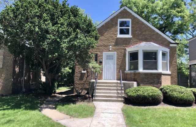 9625 South Woodlawn Avenue - 9625 South Woodlawn Avenue, Chicago, IL 60628