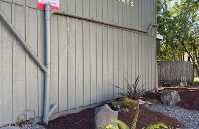 (248) 2 Bdrm Town Home w/ Private Yard Area photos photos (248) 2 Bdrm Town Home w/ Private Yard Area photos photos