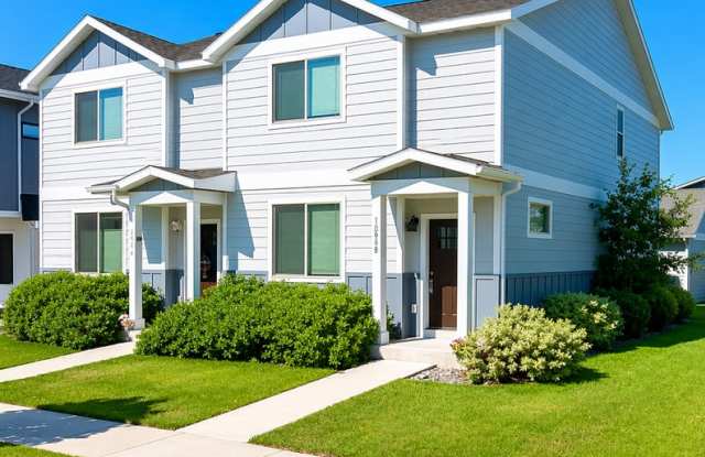 1093 Twin Lakes Avenue photos photos
