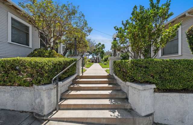 LOVELY COTTAGE IN HILLCREST. Gallery 2