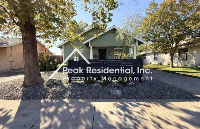 Updated 2bd/1ba House near UCD Med Center! - 5850 Broadway, Sacramento, CA 95820