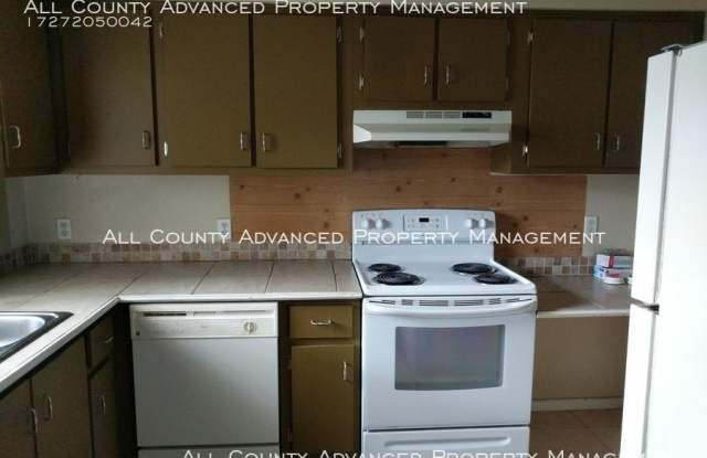 1407 Saturn Ave - 1407 North Saturn Avenue, Clearwater, FL 33755