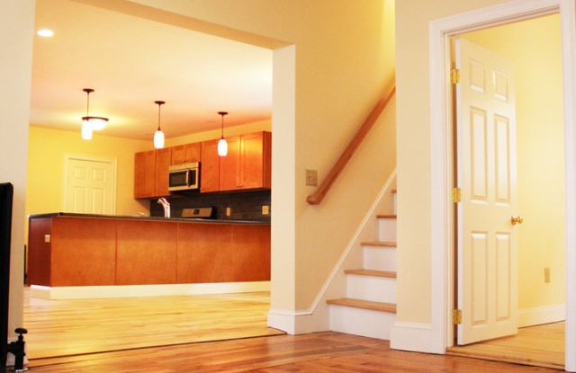 6 Bedroom House - 187 N. Champlain BURLINGTON- June 1st 2027! photos photos