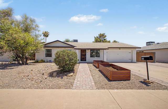 3 bed/2 bath Mesa home with a pool photos photos