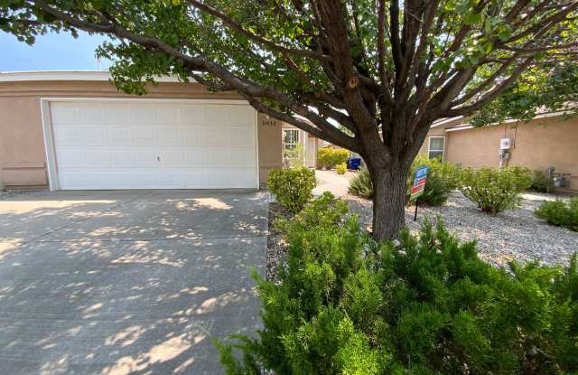 3 Bedroom Townhome Available Near Southern Blvd SE  Juan Tabo Blvd SE! photos photos