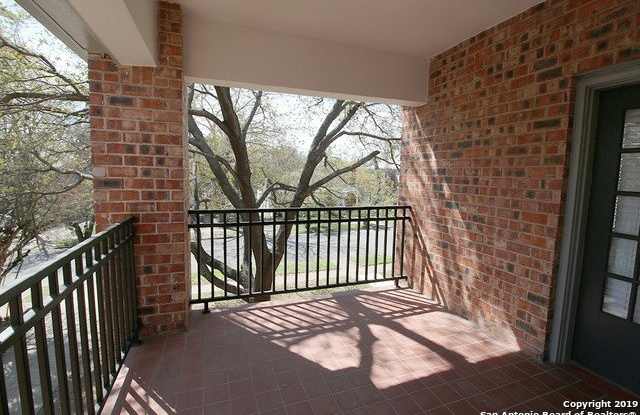 129 E RIDGEWOOD CT Gallery 3