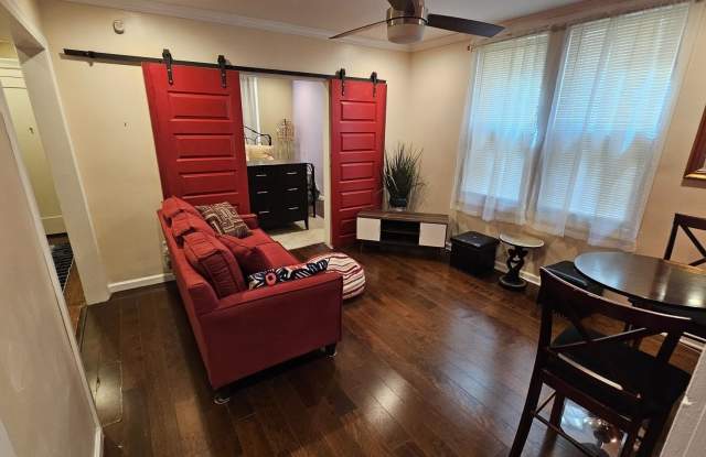 340 PEARSALL AVE Gallery 2