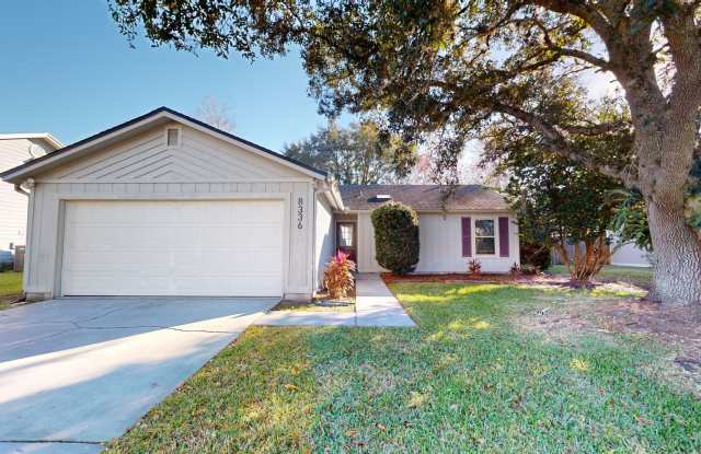Nice 3 bedroom, 2 bathroom home in the Southside area of Jacksonville for rent! - 8336 Spicewood Drive, Jacksonville, FL 32216