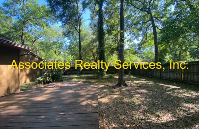 Single Family home in The Woodland in SW Gainesville-Great Location! photos photos