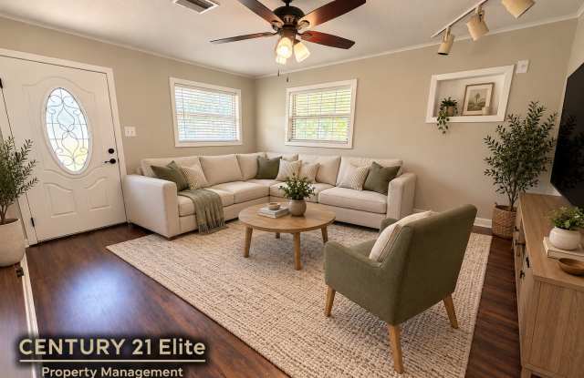 Bossier City Home with Large Fenced Backyard & Covered Patio Gallery 1