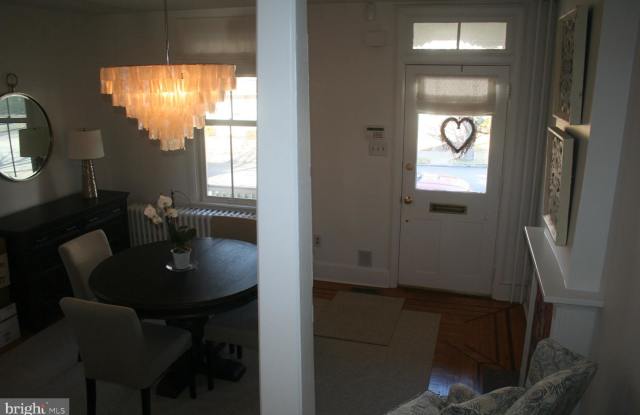 102 N CLINTON STREET Gallery 4
