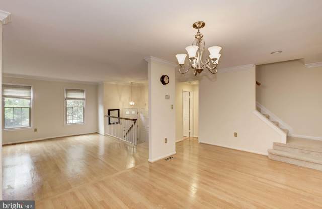 7748 SHOOTINGSTAR DRIVE Gallery 2