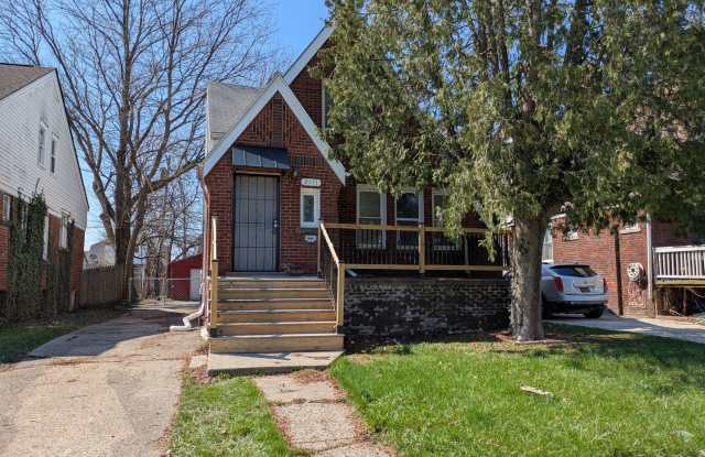9171 Bishop-4BR Bungalow - Hardwoods/Updated Kitchen - Yorkshire Woods - 48224 photos photos