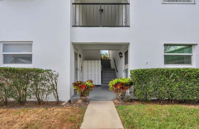 3210 Meridian Way S - 3210 Meridian Way South, Palm Beach Gardens, FL 33410