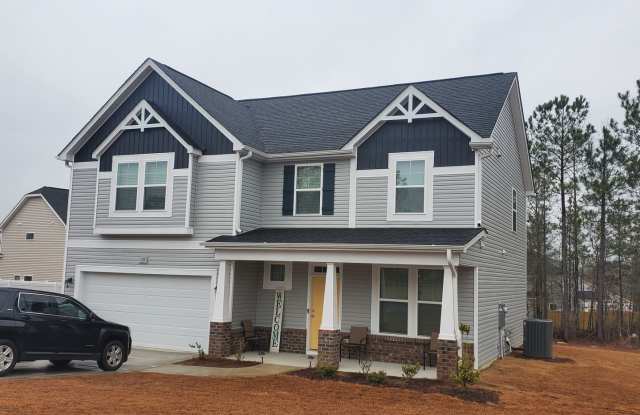 4 bd/ 2.5 ba located MINUTES from Fort Bragg! Quiet Neighborhood! photos photos