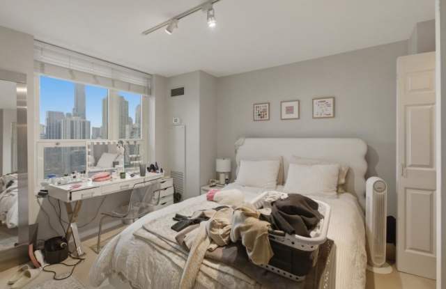 345 North LaSalle Drive Gallery 2